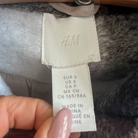 🏷️ SOLD • H&M • Oversized Coat Shacket in Blue Plaid • Small - Picture 11 of 13